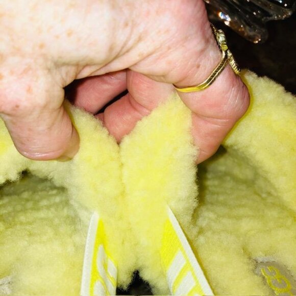 💛 UGG Fluff Yeah Chunky Wedge Slippers Slides Sandals Sz 7 NEVER WORN OUTSIDE - Picture 7 of 11